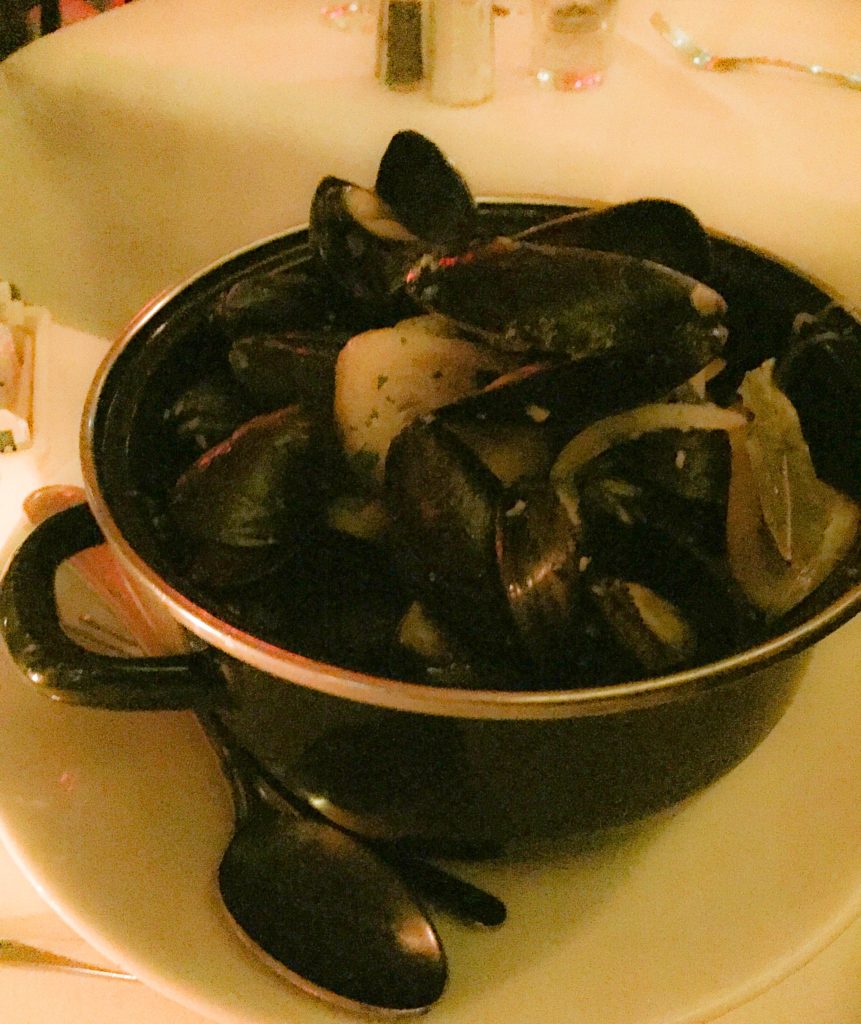 Moules Frites Jules (Mussels and fries) - $18.95