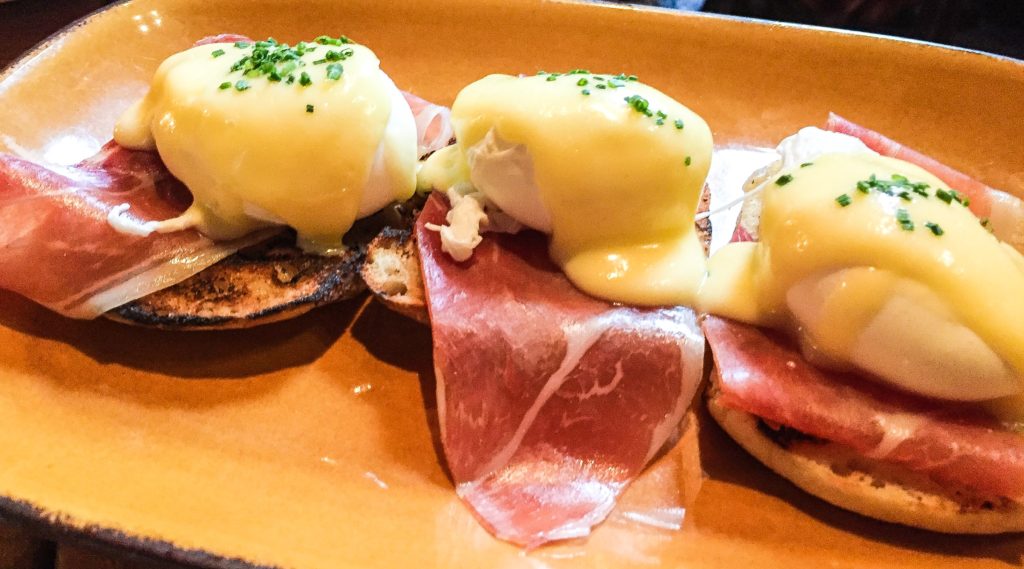 'Eggs Benedict’* 14 jamon serrano, hollandaise